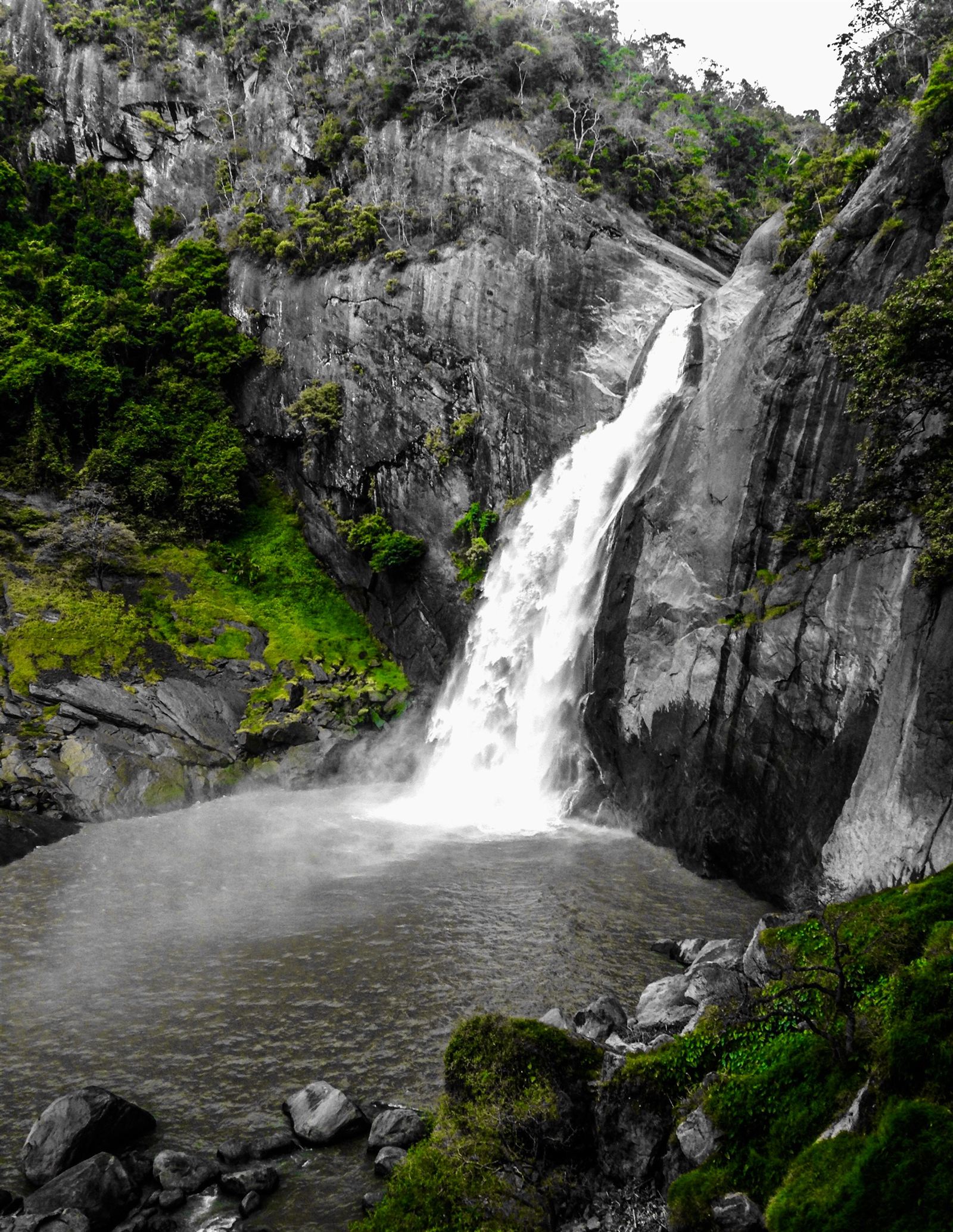 Dunhinda Falls